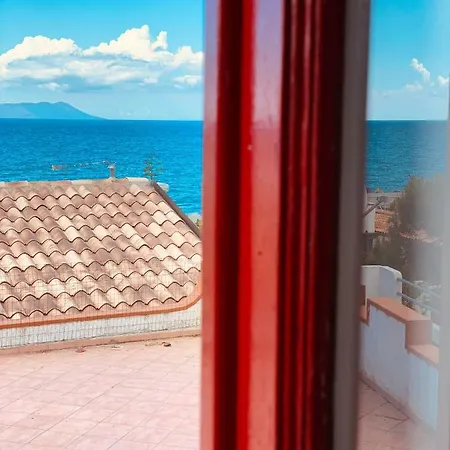度假居 Terrazza Sulle Isole Eolie Mongiove