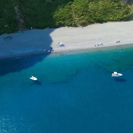Terrazza Sulle Isole Eolie 度假居 *